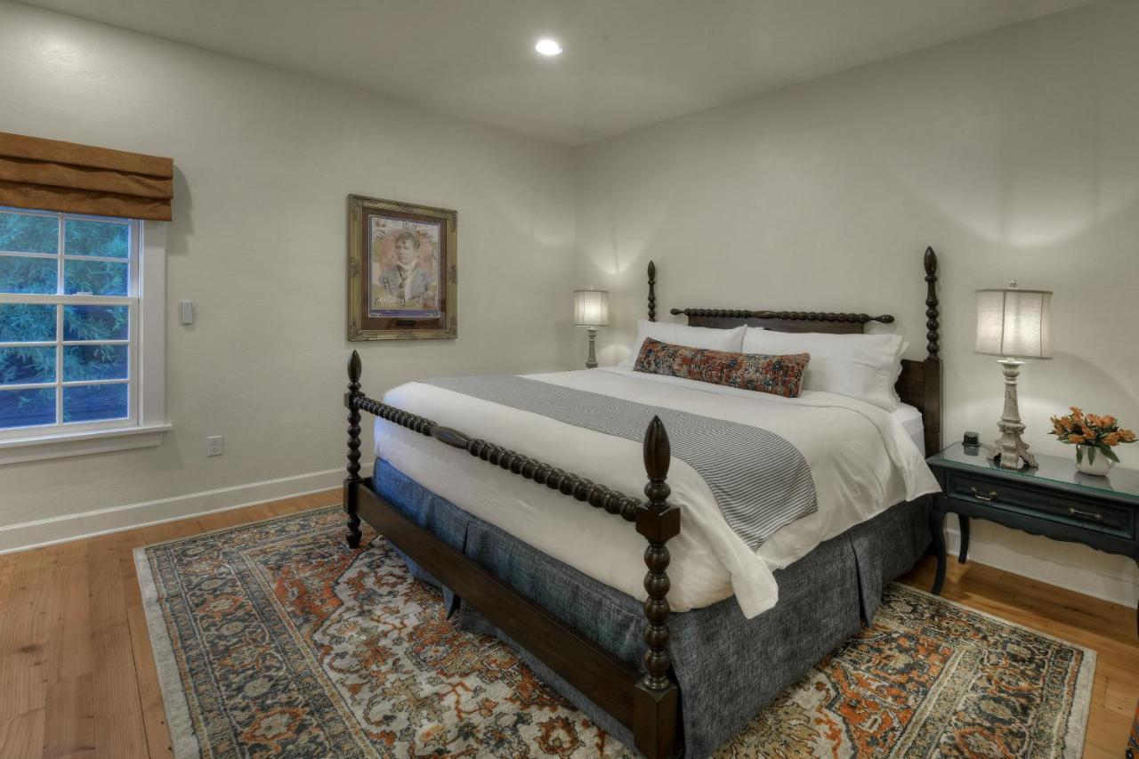Inn Armory Park 4*