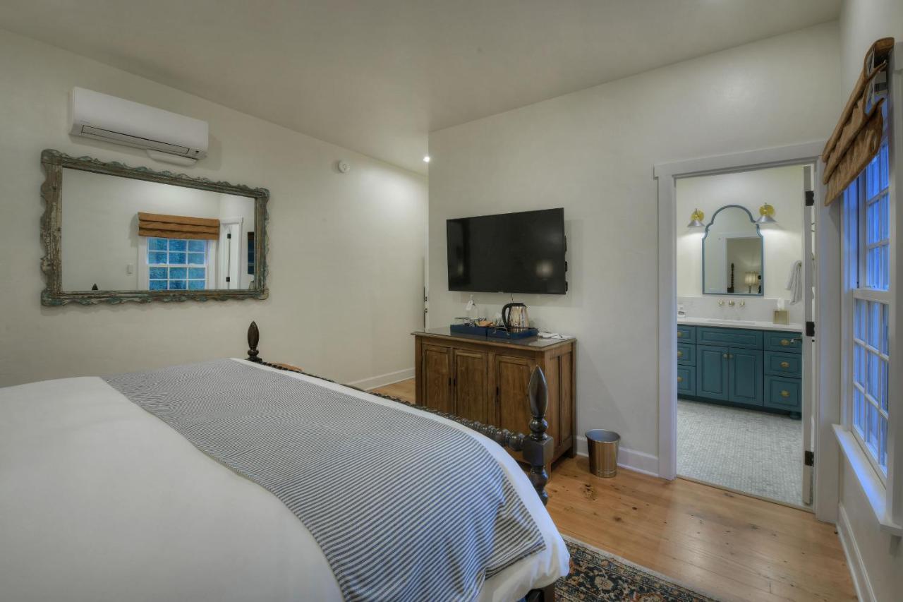 Inn Armory Park